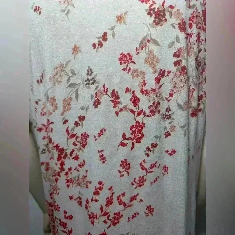 Liz Claiborne Floral Print Tunic Blouse with Fabric Buttons - Plus Size 0X - EUC - Picture 7 of 10